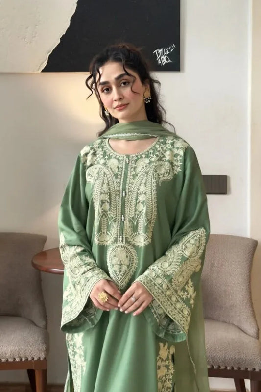 Maryam N Maria – Luxury Lawn emb 3pc